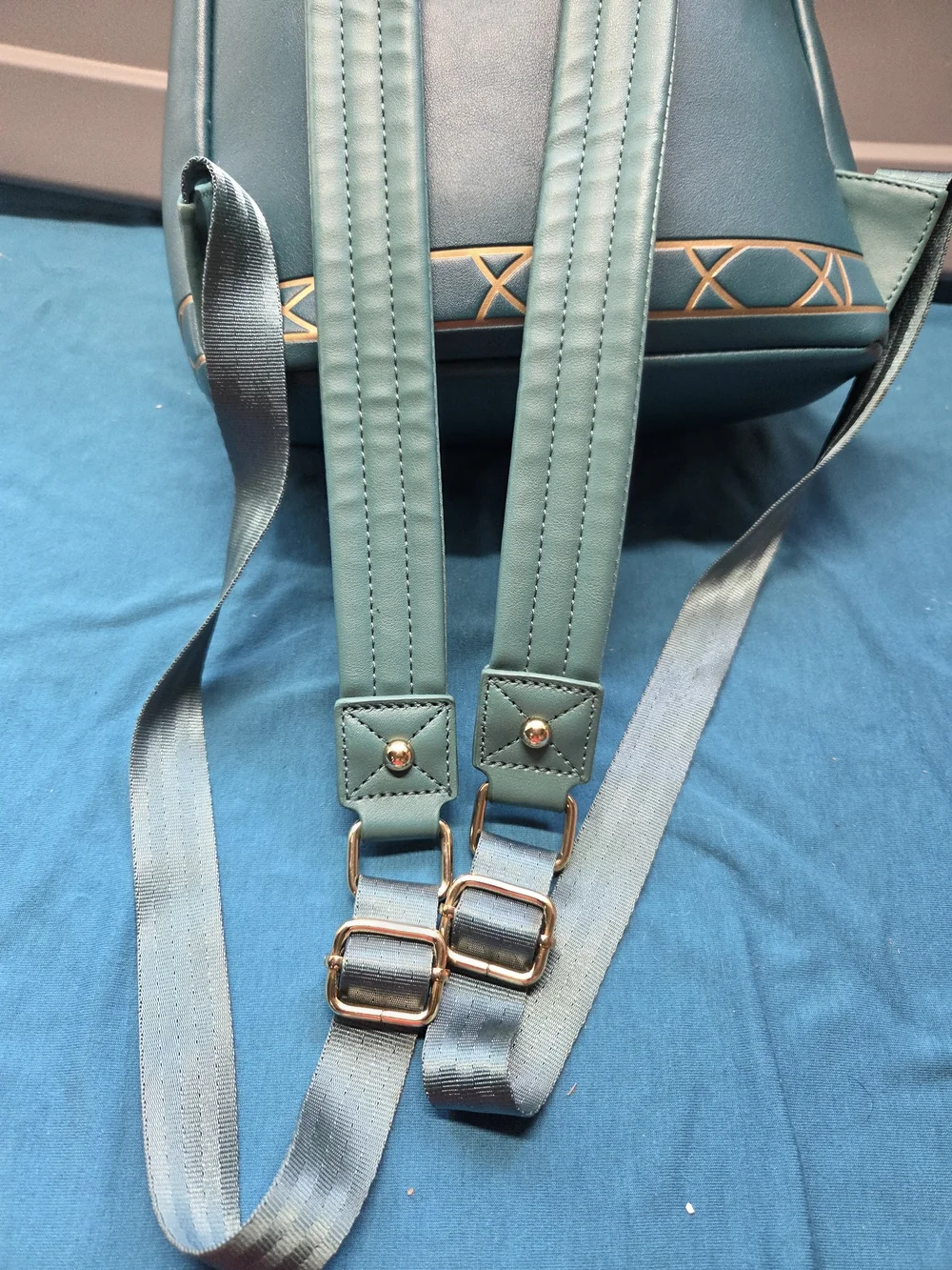 Our Universe Disney Pixar Brave DunBroch Family Tapestry Mini Backpack & Wallet